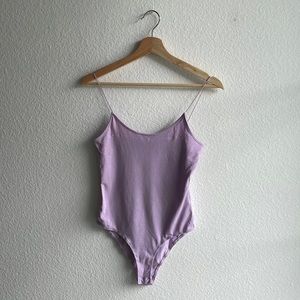 Fashion Nova lavender bodysuit size small, preowned-excellent condition !